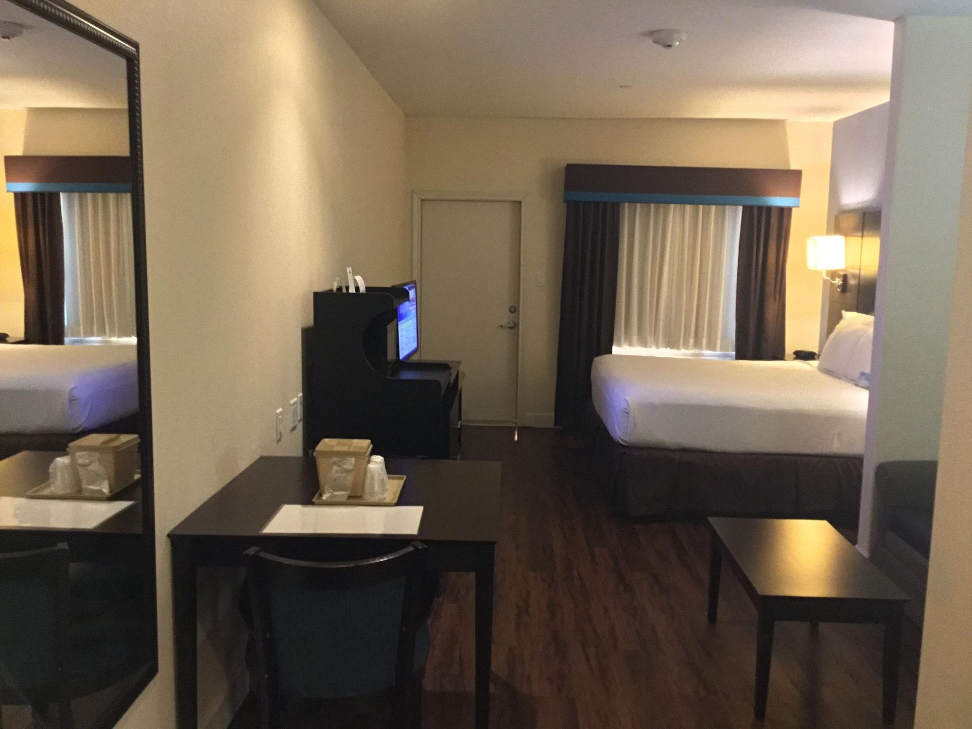 Days Inn & Suites By Wyndham Galveston West/Seawall Exteriör bild