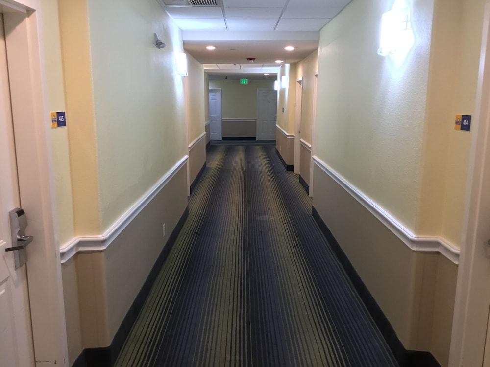 Days Inn & Suites By Wyndham Galveston West/Seawall Exteriör bild