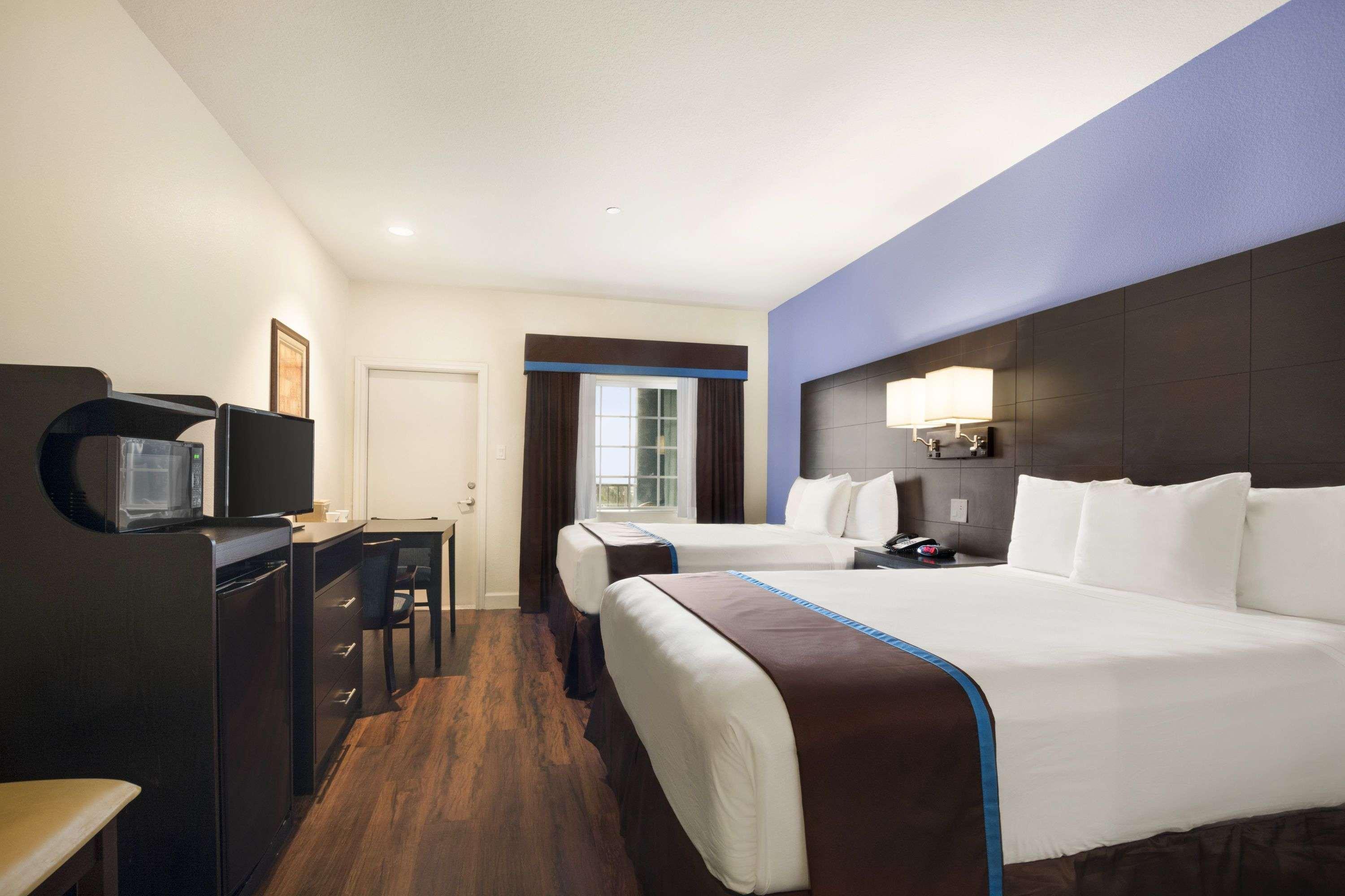 Days Inn & Suites By Wyndham Galveston West/Seawall Exteriör bild
