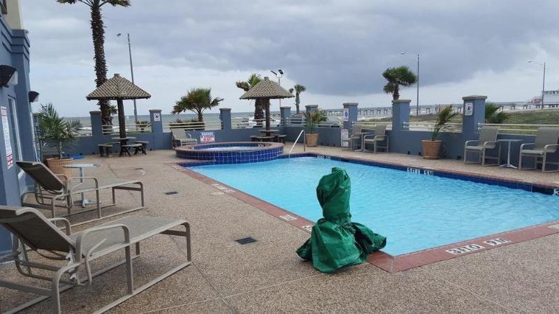 Days Inn & Suites By Wyndham Galveston West/Seawall Exteriör bild